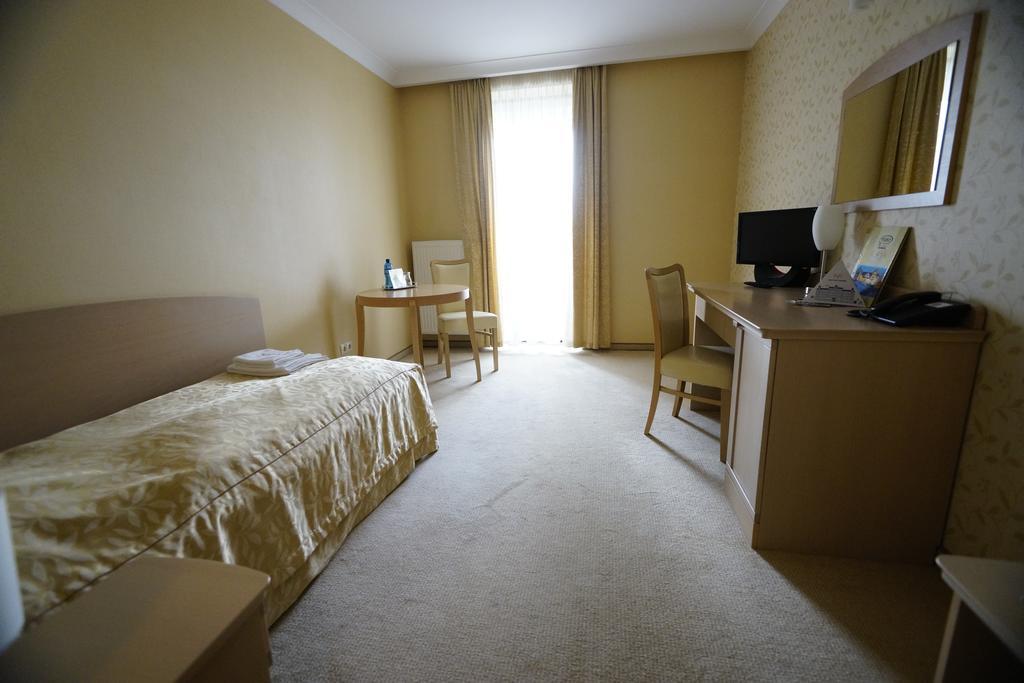 Hotel Fajkier โครตชิตเซ ภายนอก รูปภาพ